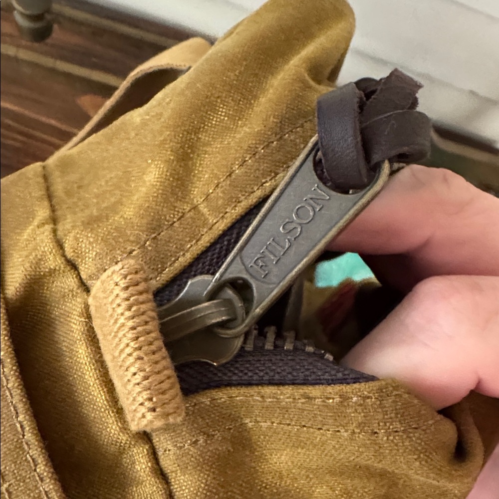 Filson x Seattle Kraken Tin Cloth Zippered Tote 1 of 300 Team Store Exclusive - Picture 8 of 9